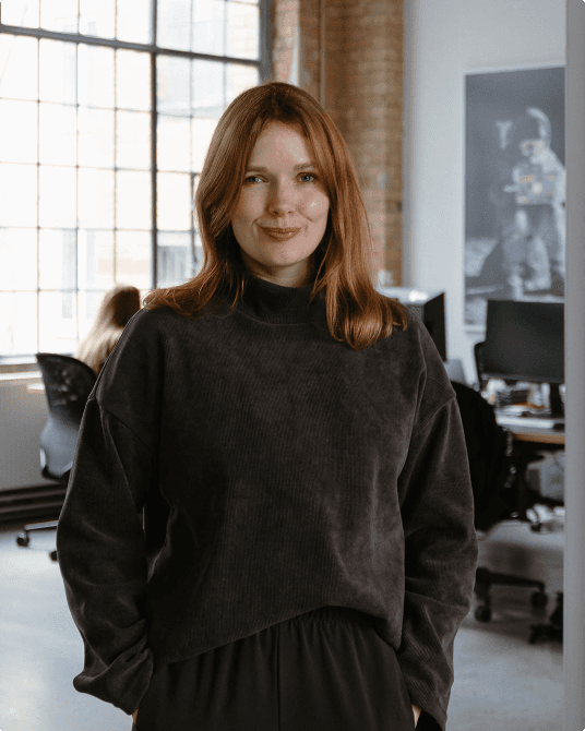 Portrait von Alina Vennekötter, Psychologin und Lead für People und Organisation Development bei DAYONE.