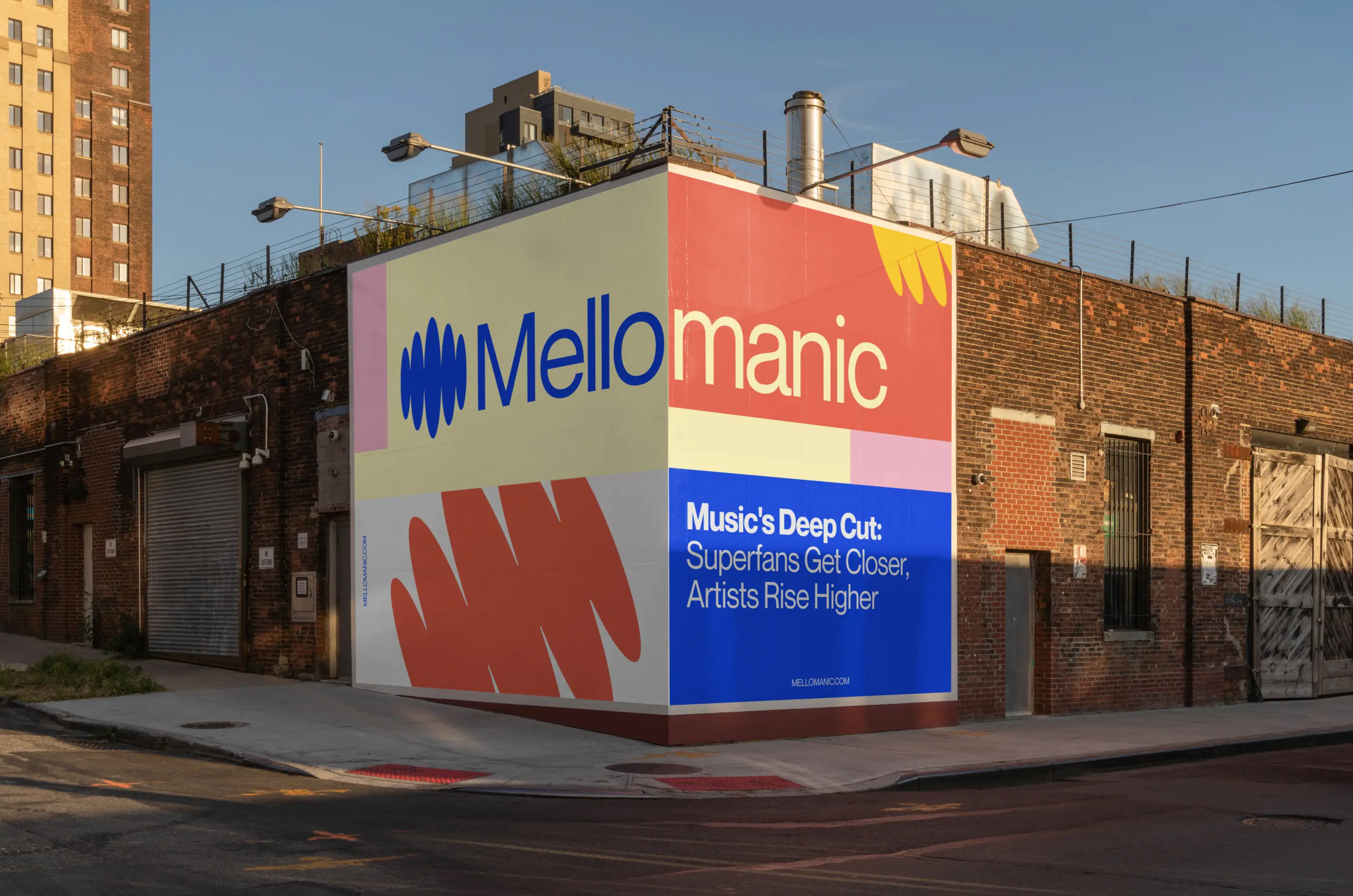 Mellomanic — Large wall advertisement with Mellomanic logo — Environmental branding