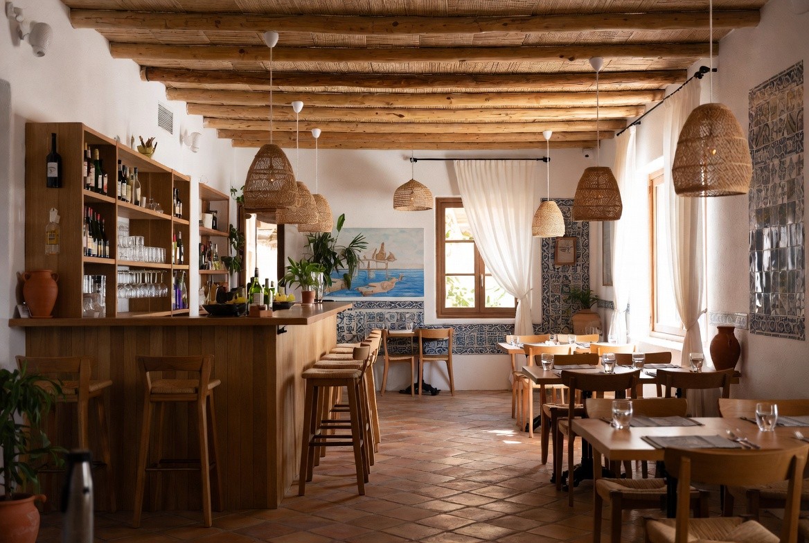 Ember - Main bar of the hotel