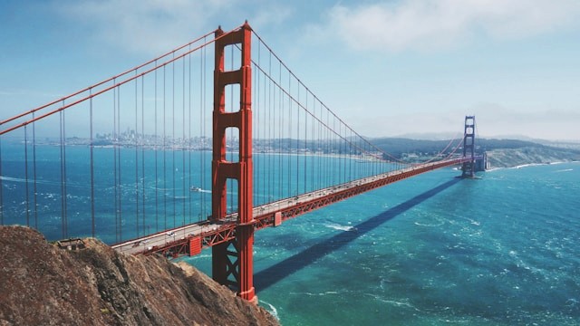 Photo of San Francisco bridge over water