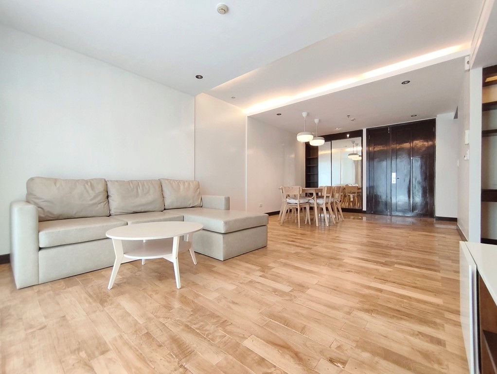Richmond Hills 2 Bedroom Pet-Friendly Condo Thonglor 1