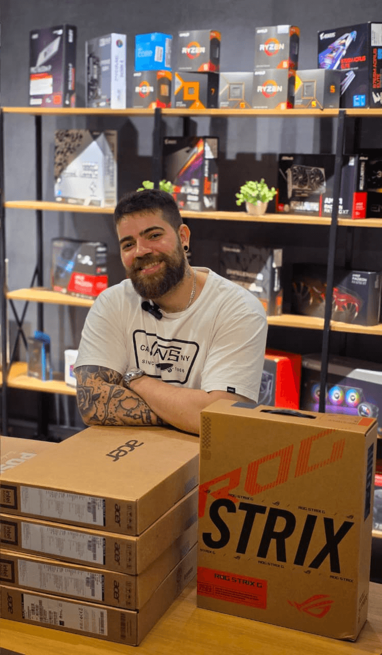 Criador da JR Informática, manutenção de computadores em São Luís.