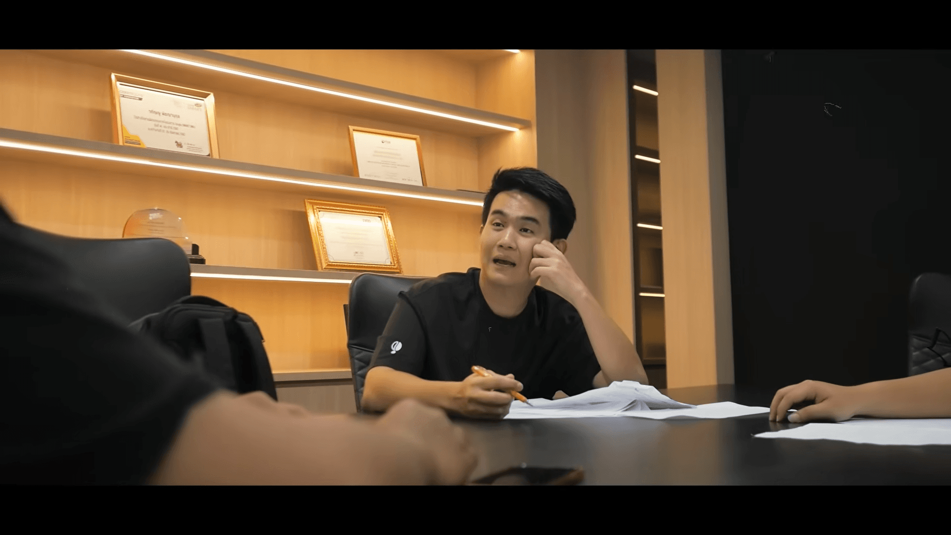 ซีนประชุมที่ถูกเซตขึ้นมา