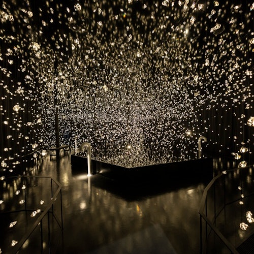 Swarovski Crystal Worlds & Manufactory: Skip The Line + Guided Tour + Lunch tickets in Innsbruck