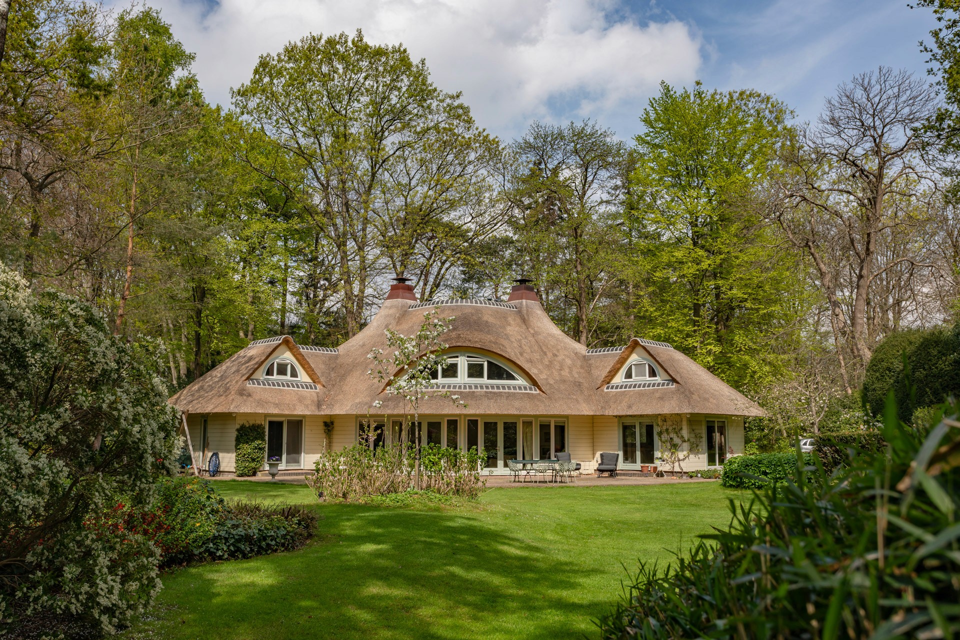 Overzichtsfoto van project Boeschoten Hilversum - Rietdekkersbedrijf van Dijk Putten