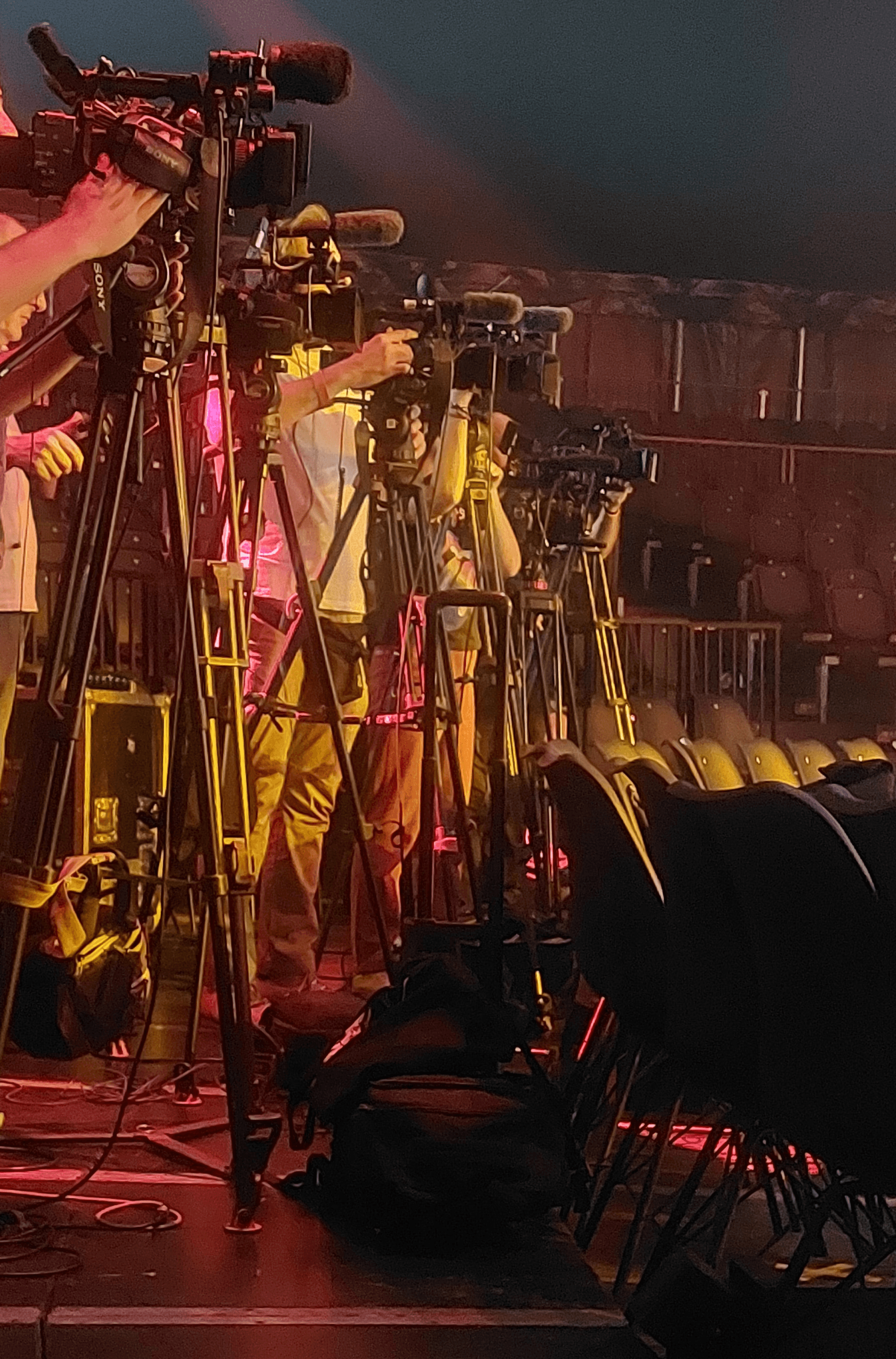 Camarógrafos en unas gradas