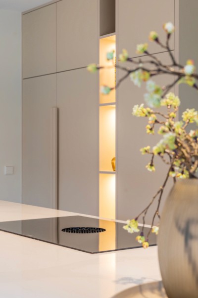 Warme sfeervolle moderne keuken