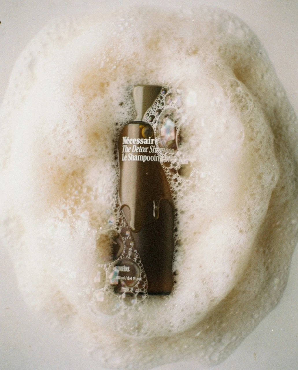 Nécessaire Shampoo AI beauty photography