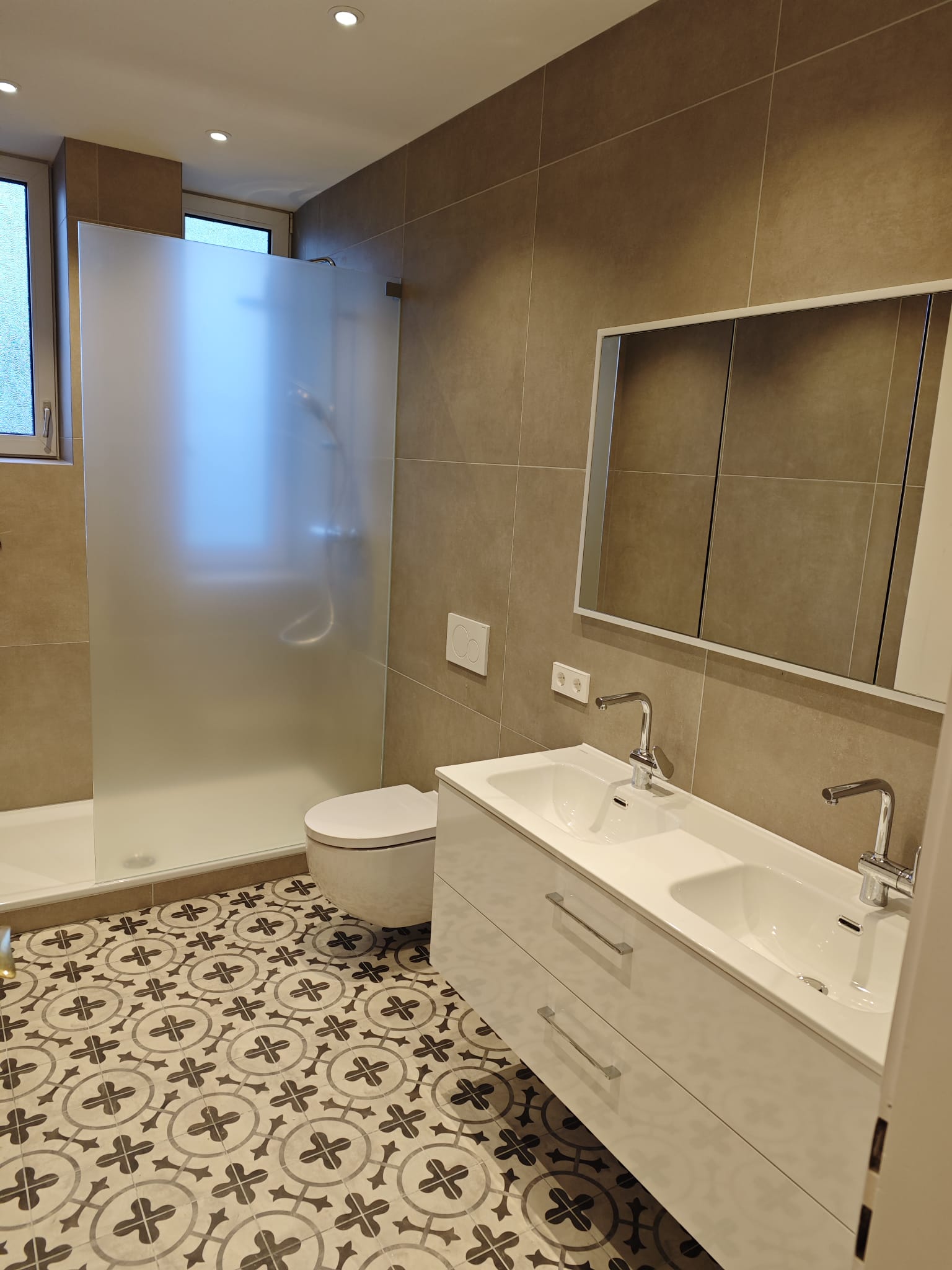 Modernisierung & Elektroinstallation