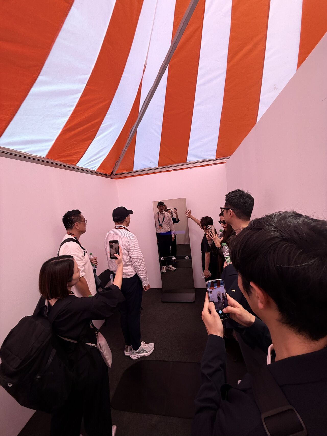 NUR’s smart mirror drawing a crowd inside the Amplifai booth