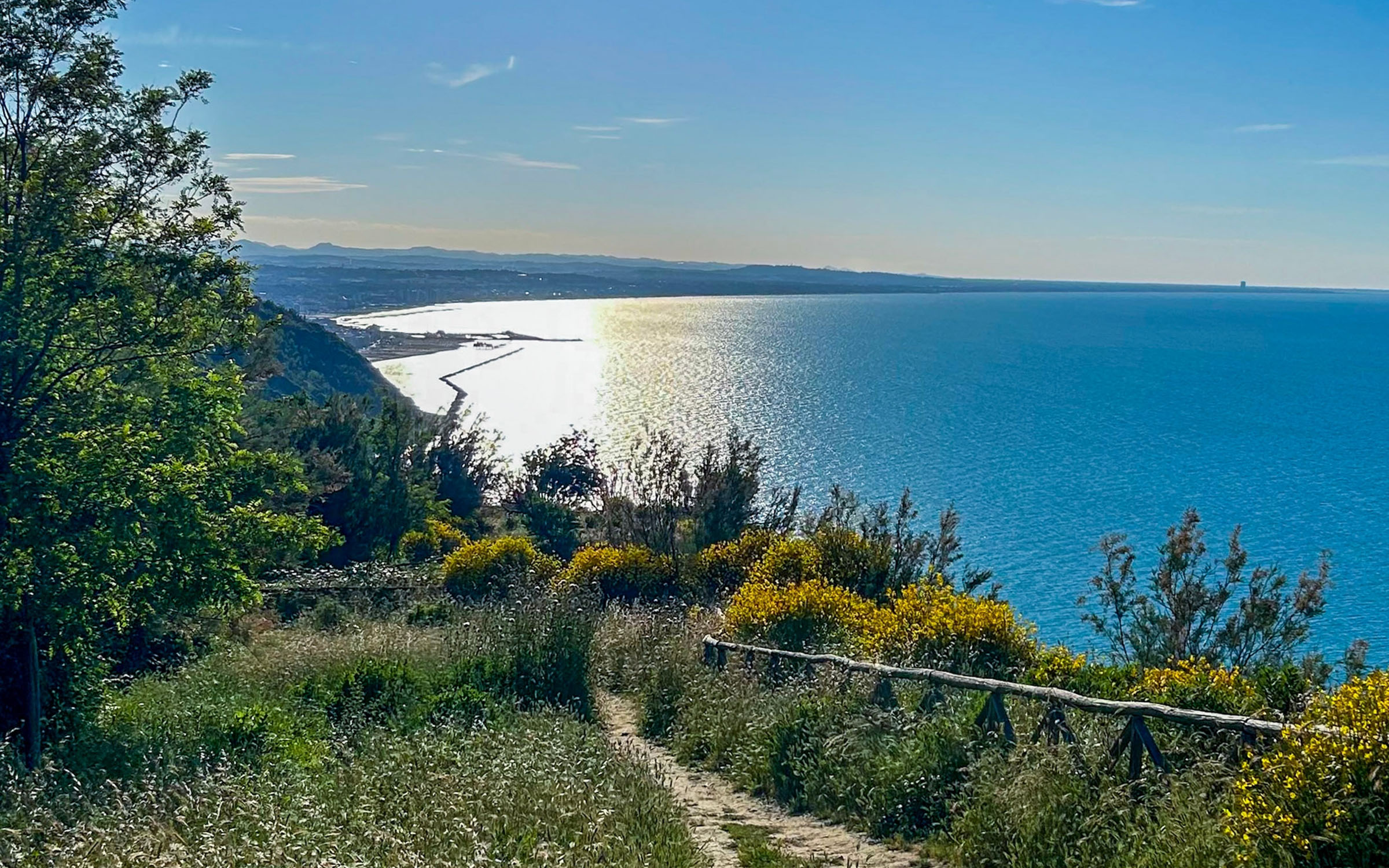 Fottur i Parco Naturale del Monte San Bartolo, Italia | Expa Travel