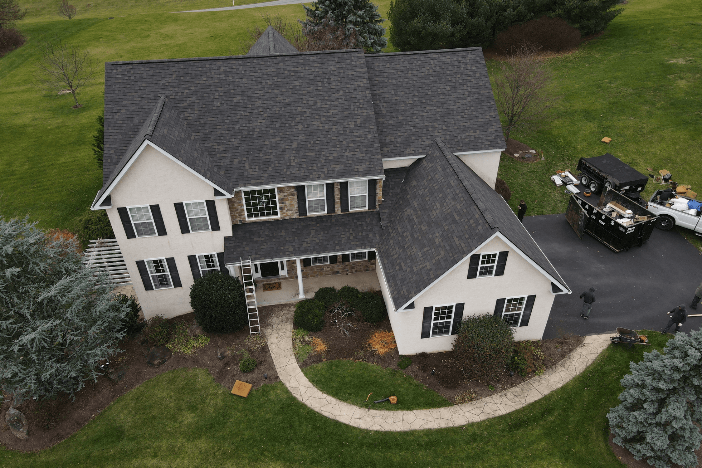 New Owens Corning Duration series shingle Sable Black on home in Bonner Springs, Kansas