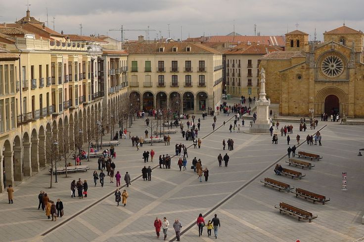 plaza del mercado grande en el centro histórico de Ávila