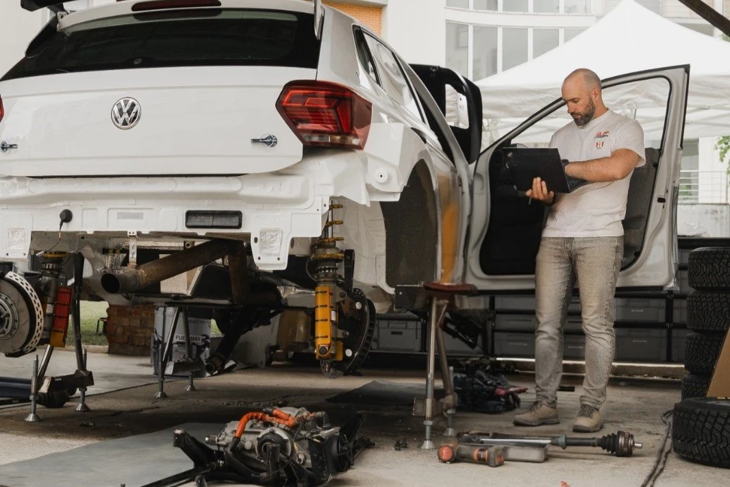 Rally Engeneering car setup preparation before competition