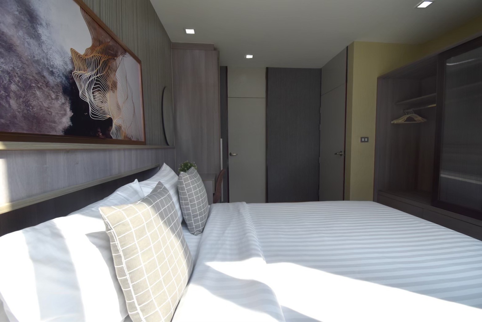 Qube Suites 2 Bedroom Corner Unit Pet-Friendly 4