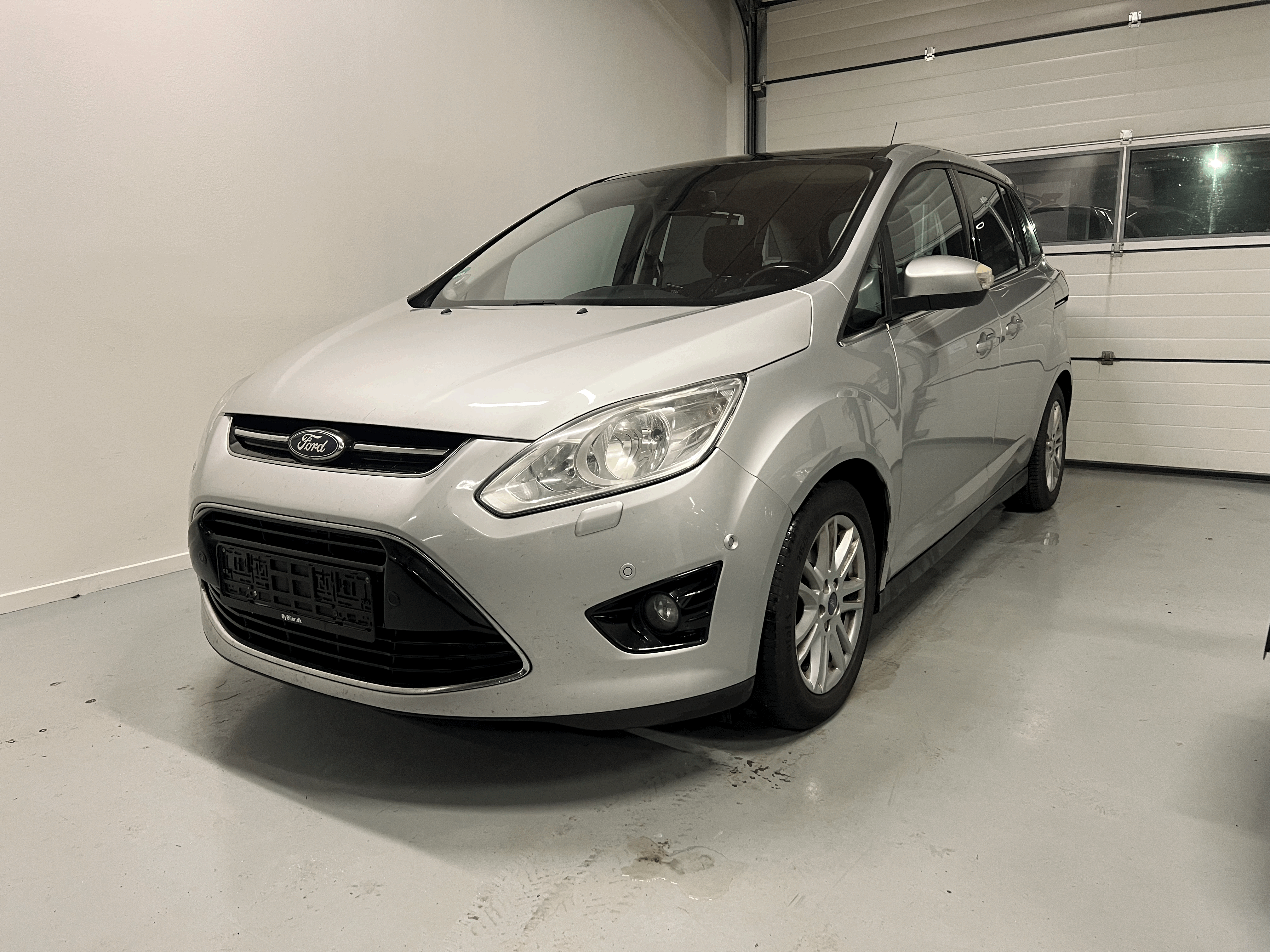 7-personers udlejningsbil hos ByBiler – Ford C-Max, Renault Grand Scenic, VW Touran