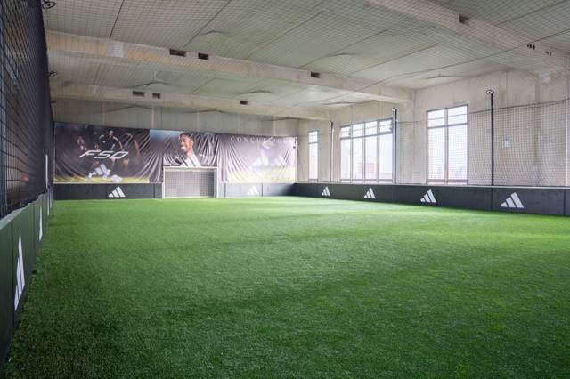 LE FIVE Colombes, empty pitch