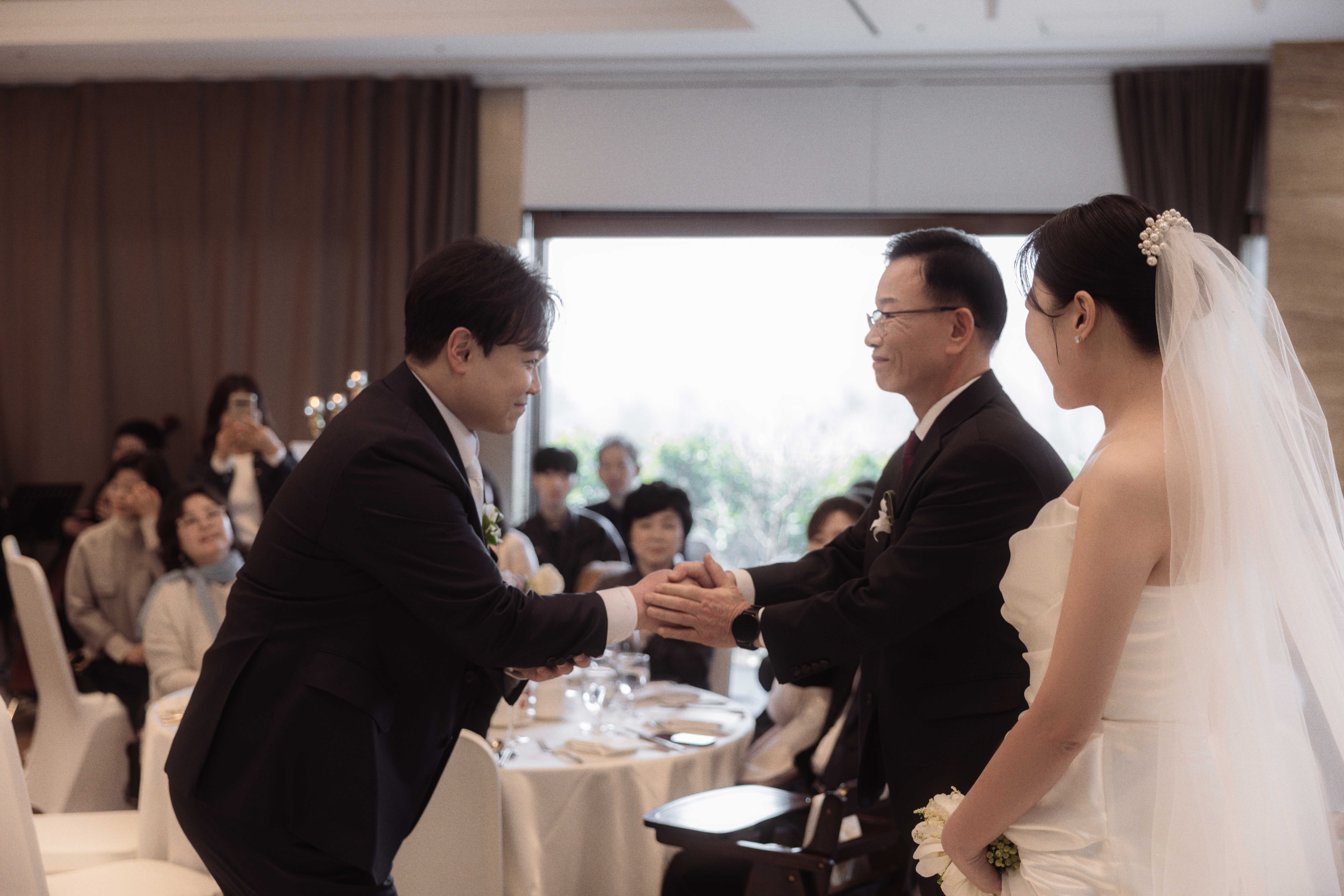 엘타워 엘하우스 서브스냅 후기 | 오프그리드의 밝은 강남 웨딩홀 분석