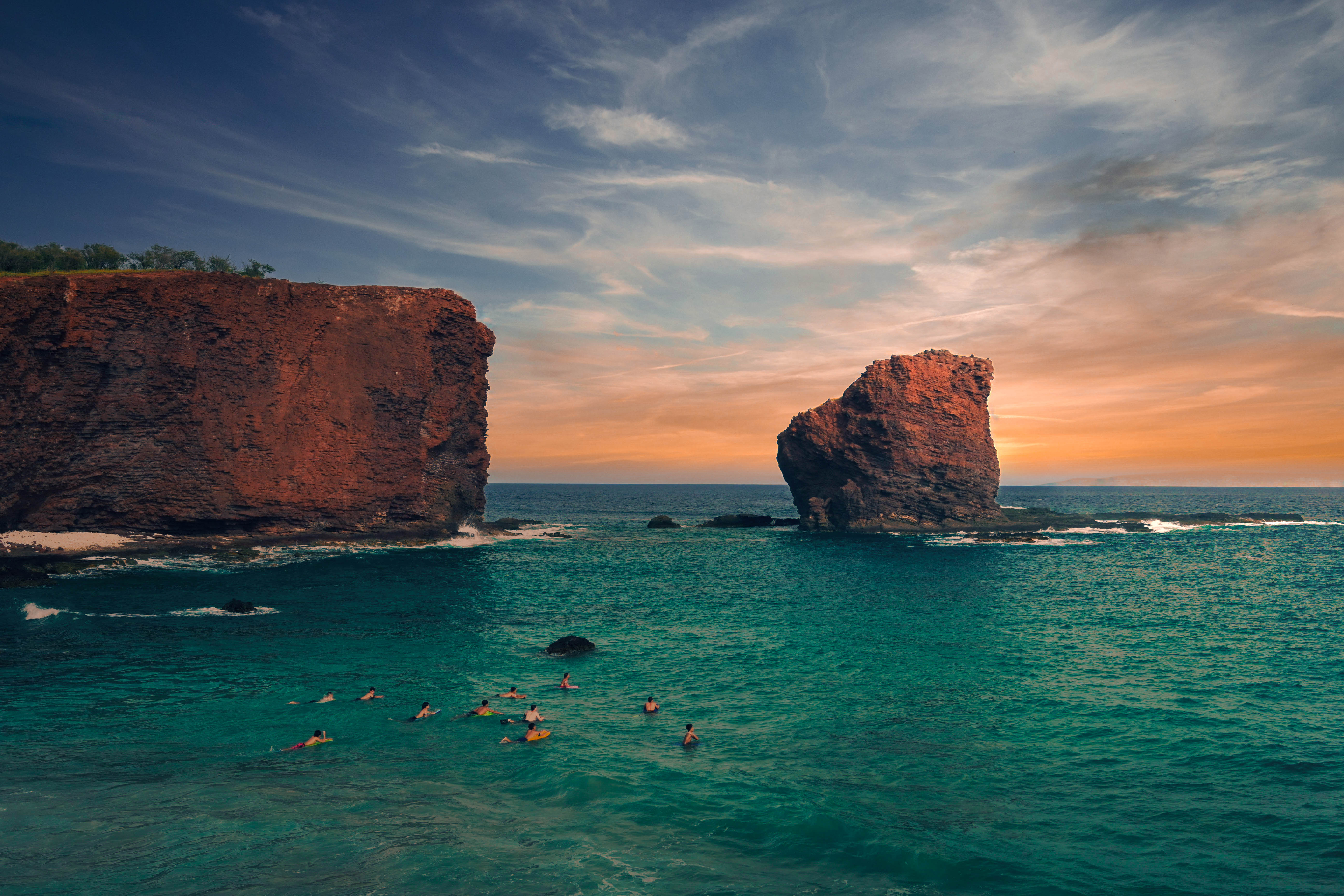 Rockfaces on the water, Lanai