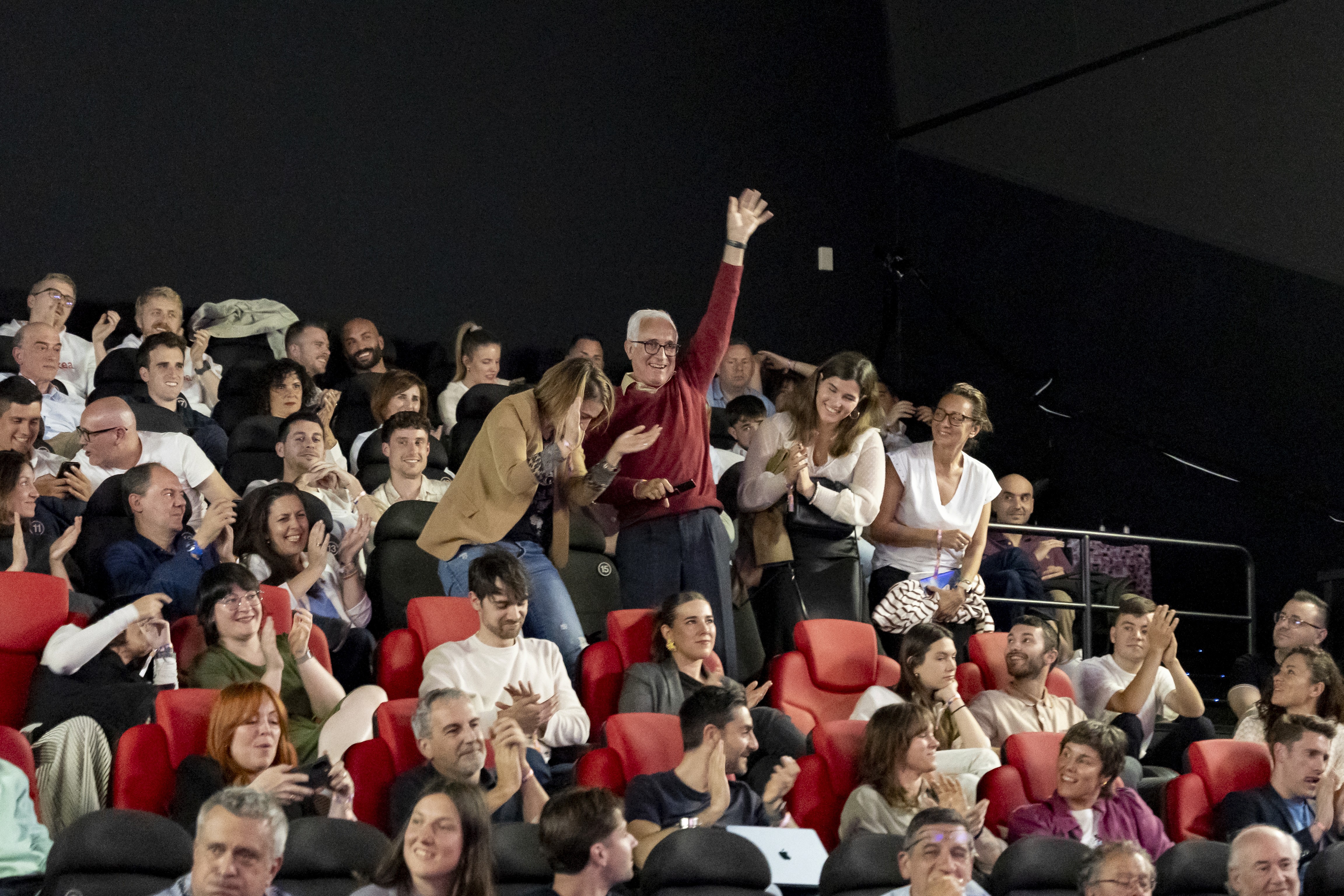 Evento de anuncio de semifinalistas con 600 asistentes