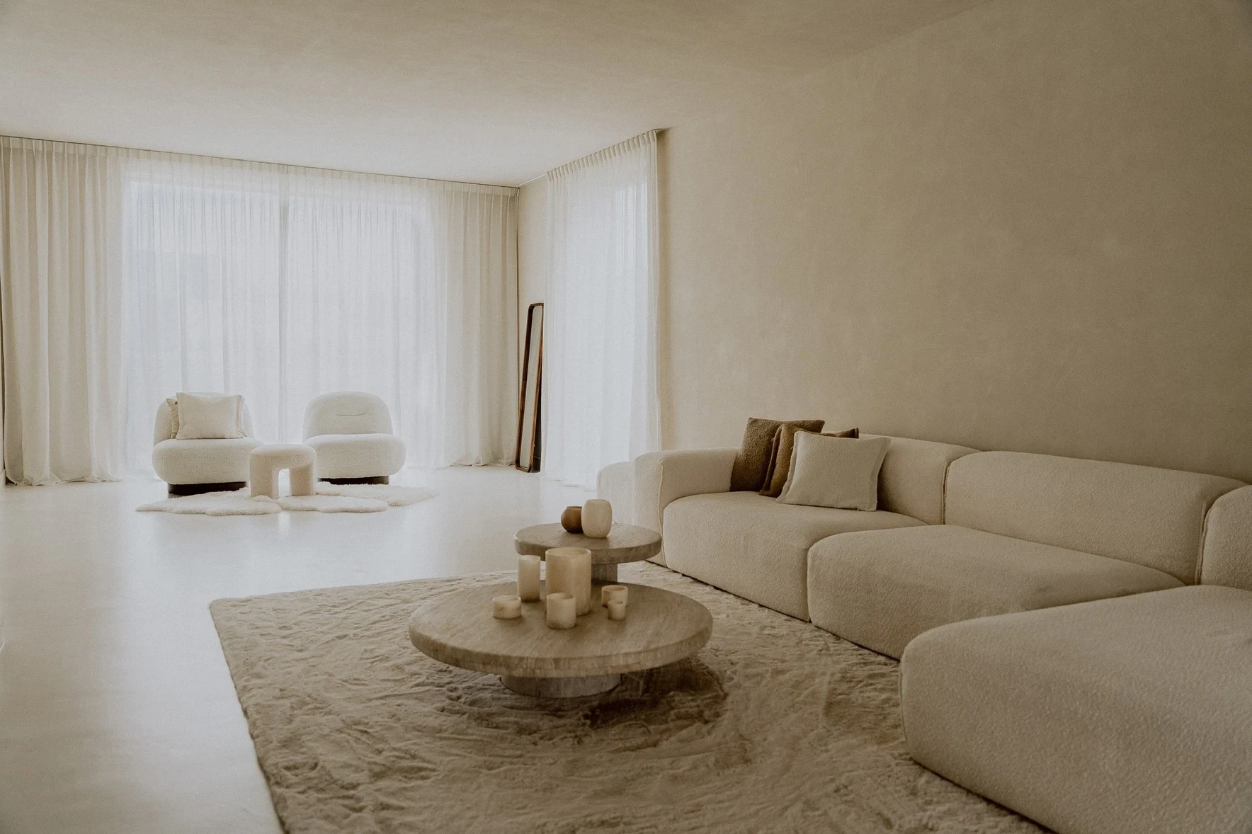 Woonkamer met natuurlijke Natureplast wandafwerking