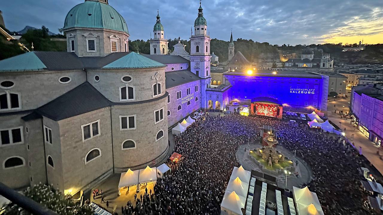 residenzplatz-salzburg