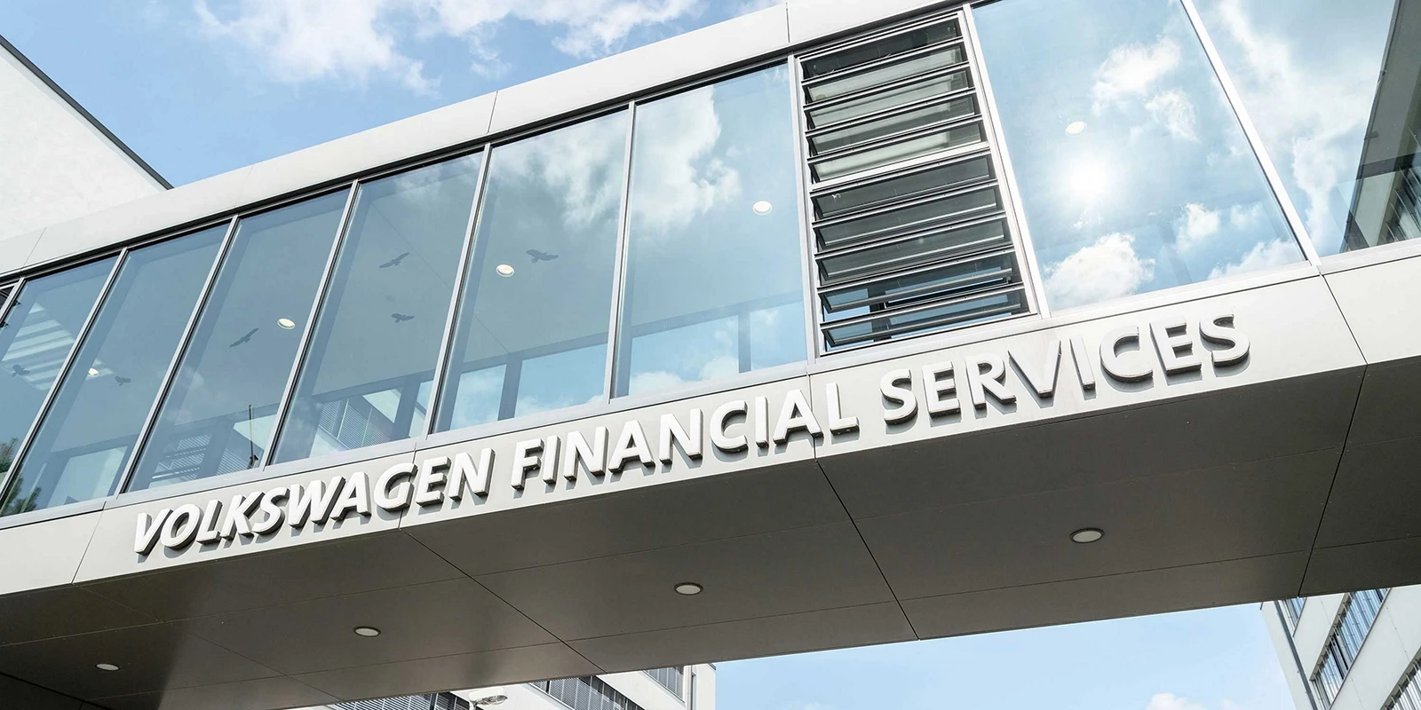 Bürogebäude von Volkswagen Financial Services - ein Kunde der Mercury.ai