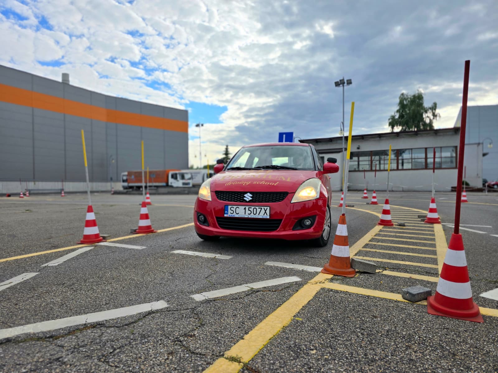 OSK Premium szkoła jazdy Mustang kurs kat B