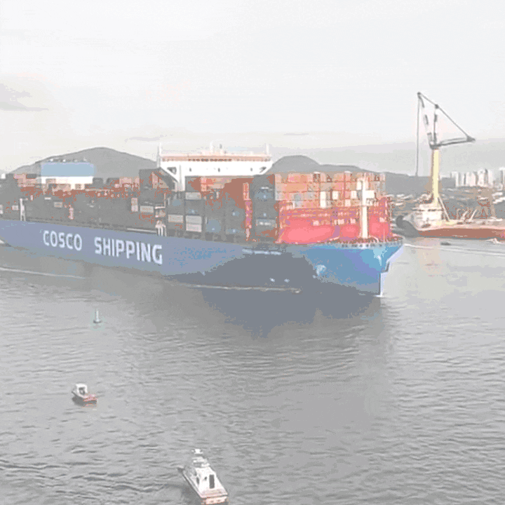 Cargo ship at port used for worldwide delivery of steel structures