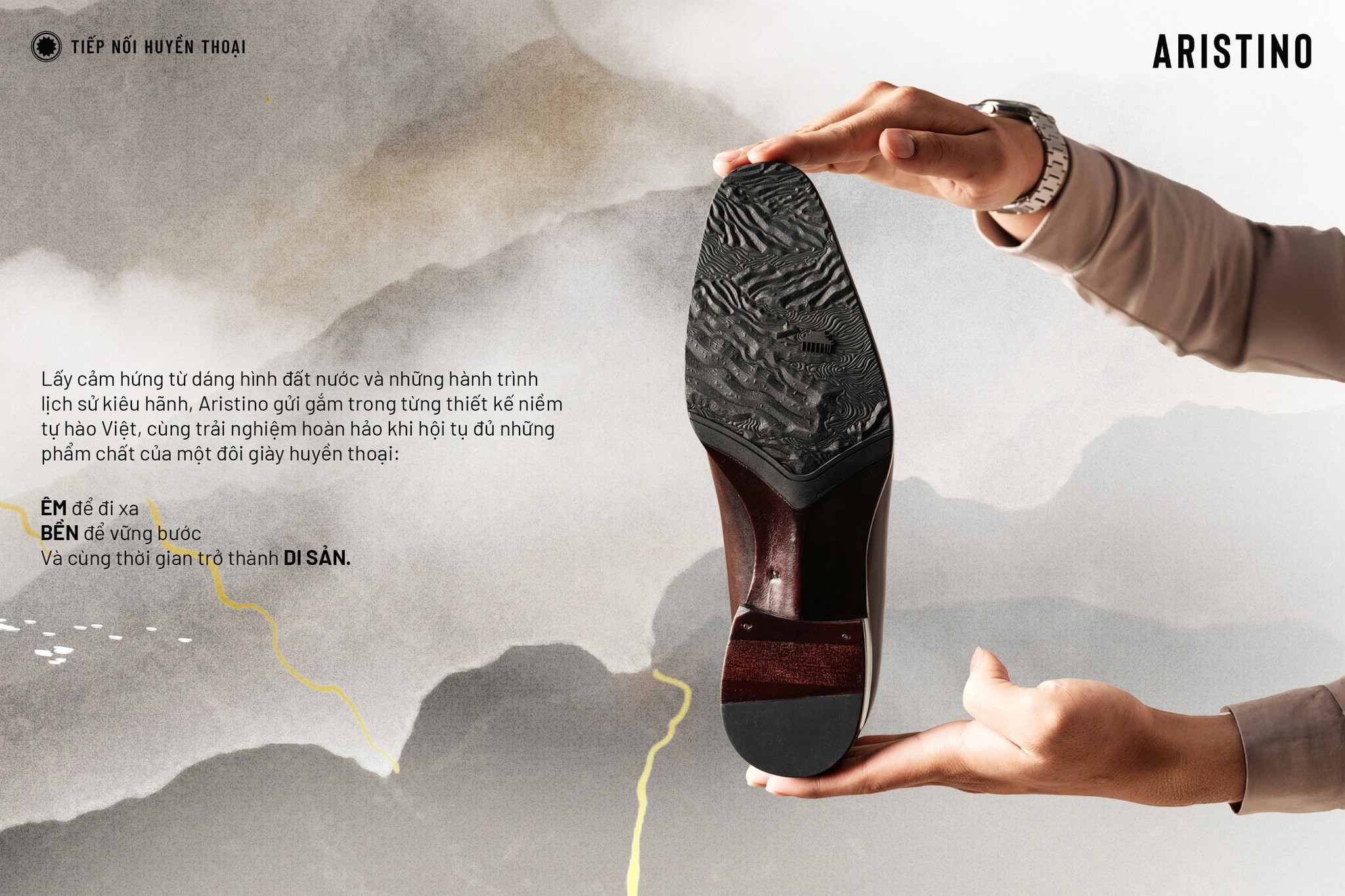 Sunset shines through the manhattan bridge.