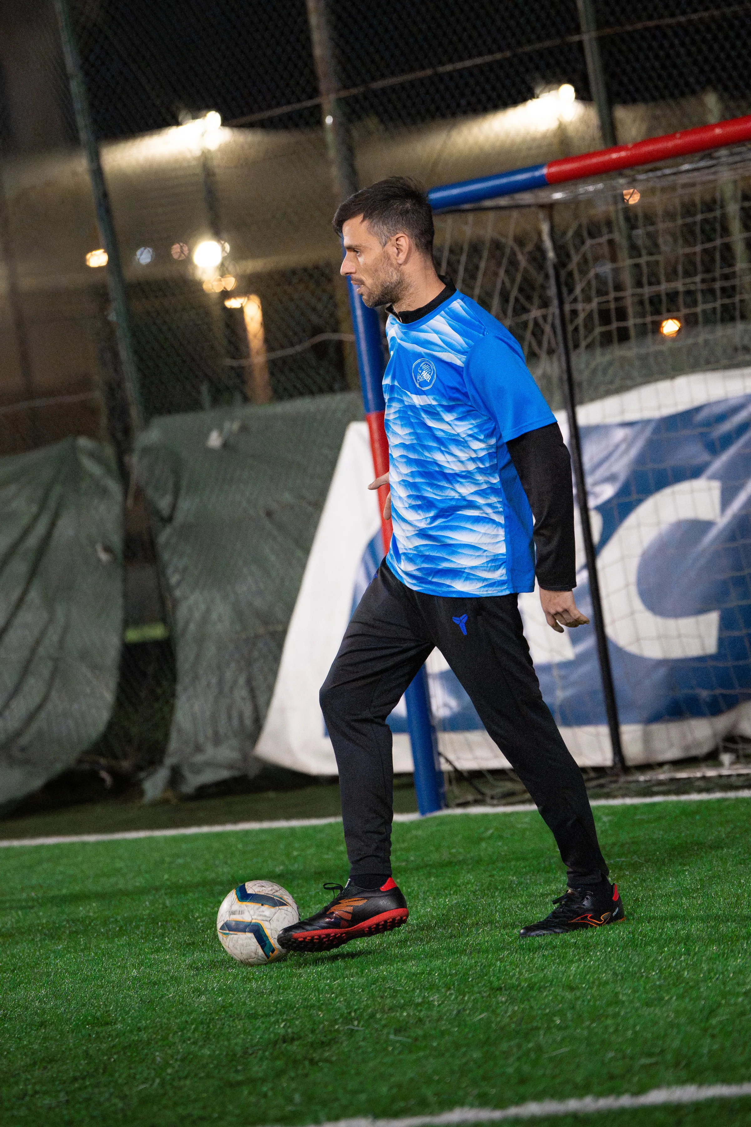 partido fútbol sala amigos Hospitalet, fotografía deportiva sala Barcelona, Nolan Pardo fotógrafo Barcelona 2026, fútbol sala interior Hospitalet