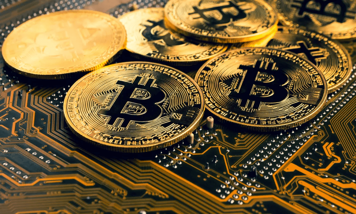 BTC in Gold - Will Bitcoin Crash Again