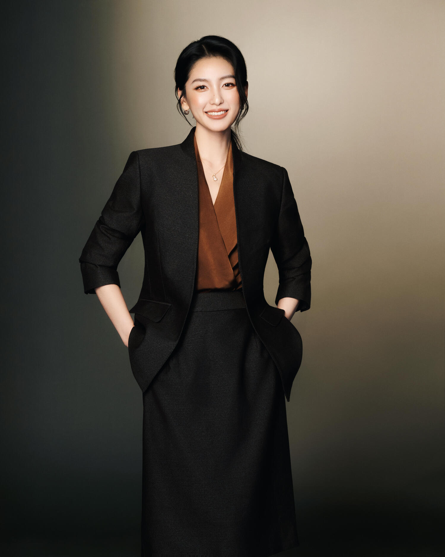 corporate portrait photography professional woman by Lefty Studio