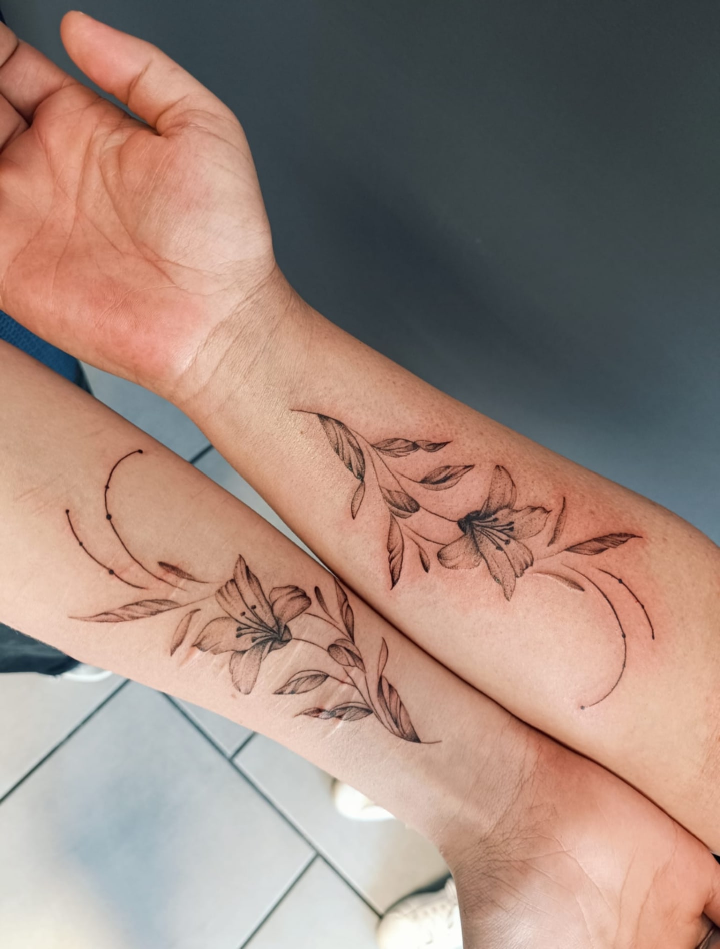 tatouage couple fleurs