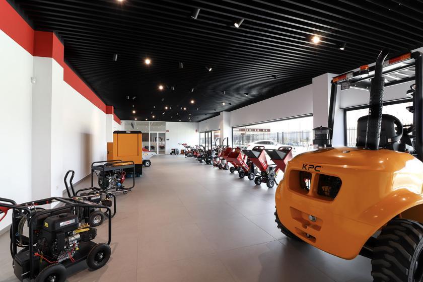 多元展示陳列配置 Versatile showroom display configuration