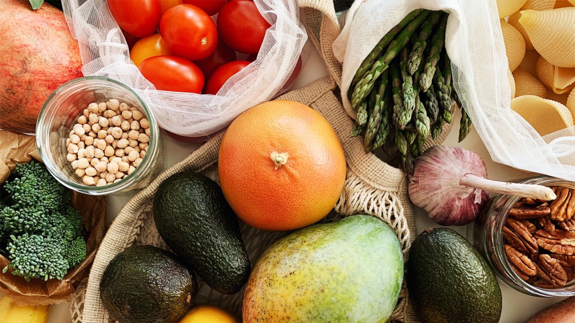 Healthy eating and moderate consumption is the key to a healthy voice!