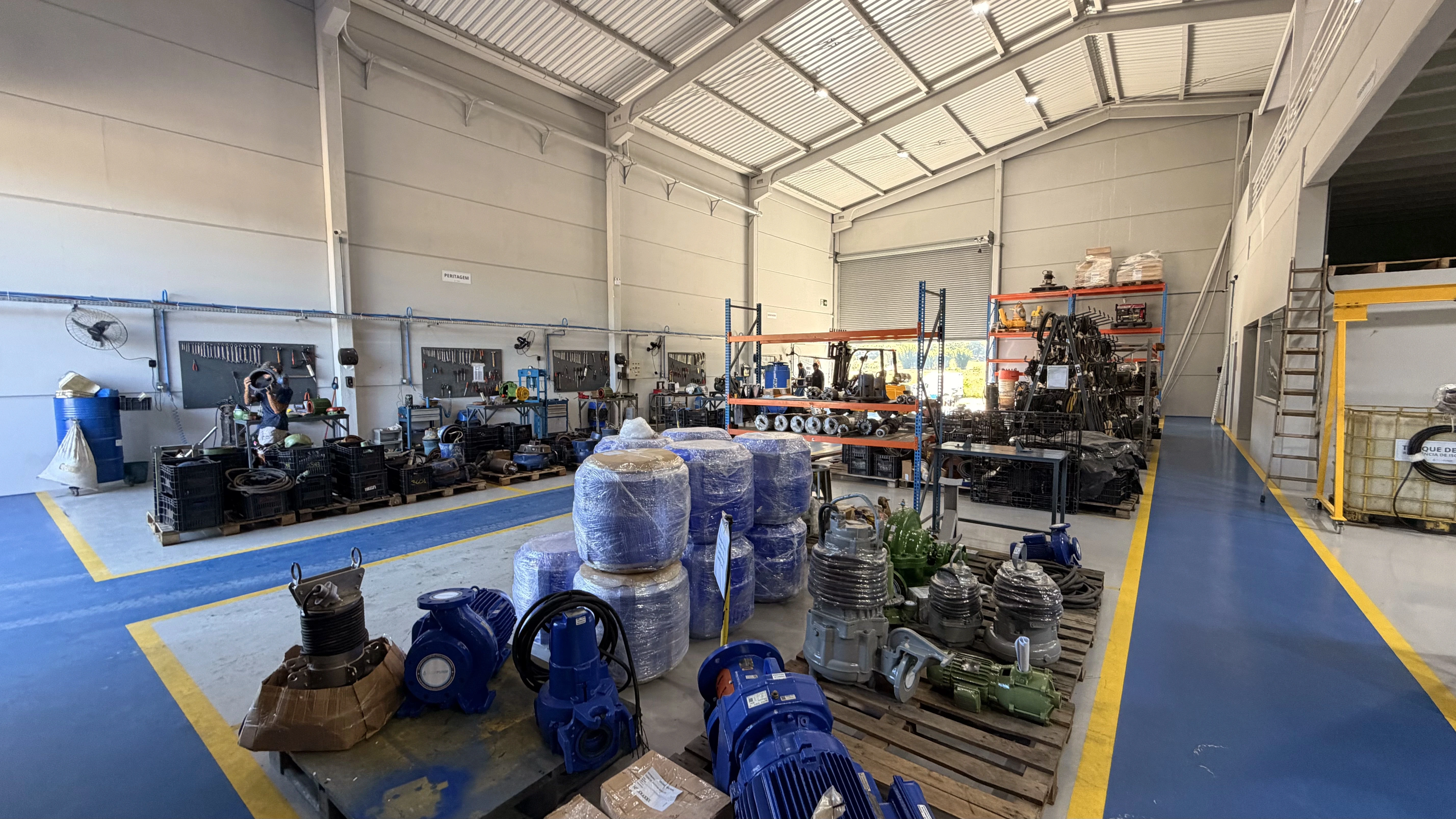 Dynamic picture of a cyclist riding downhill