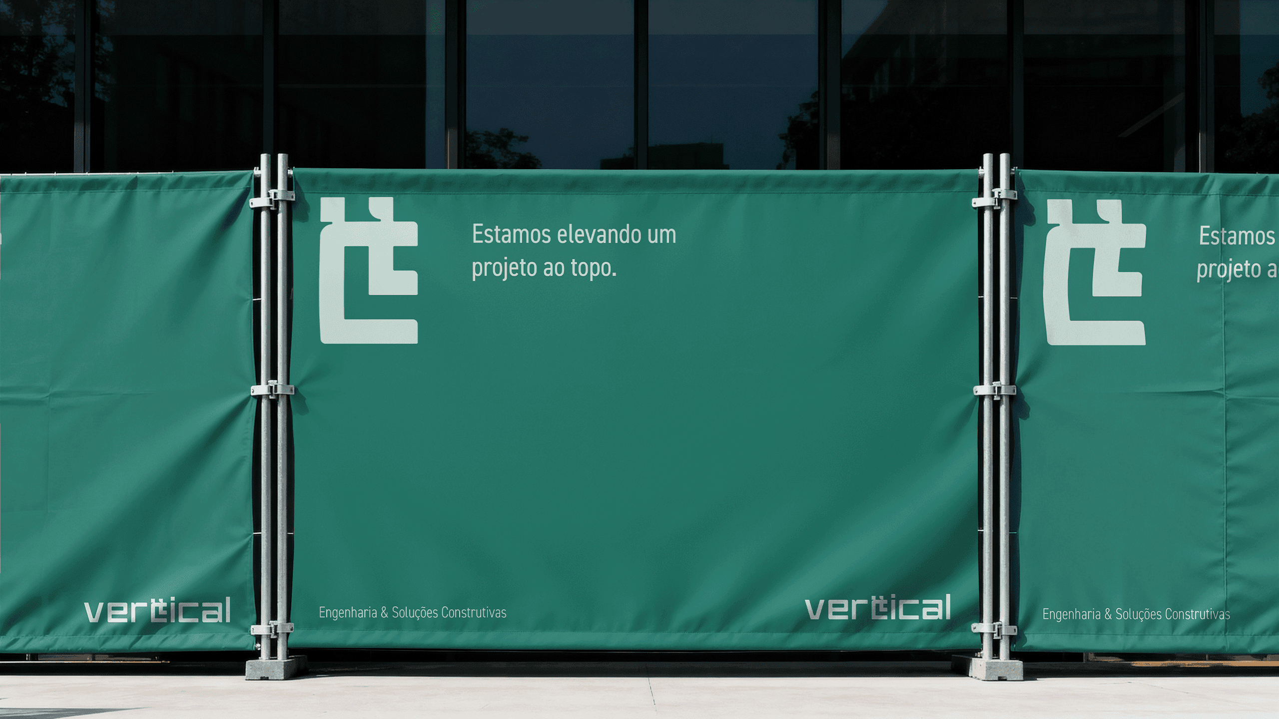 um conjunto de guardanapos de um restaurante, no guardanapo é possível visualizar elementos da marca e empresa Macarrão de Sucesso.