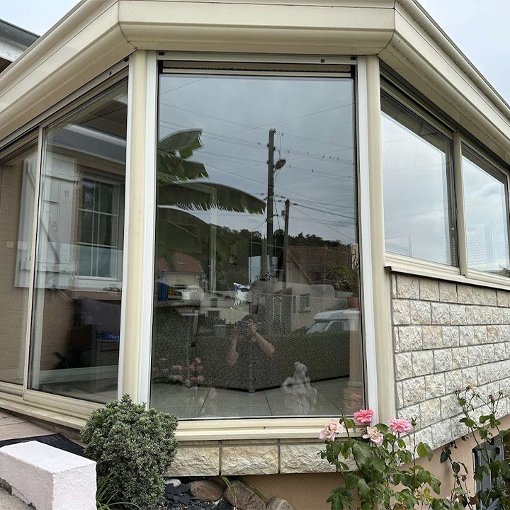 Des vitres magnifiques et propres sur une veranda grâce à Ultra'Vitres