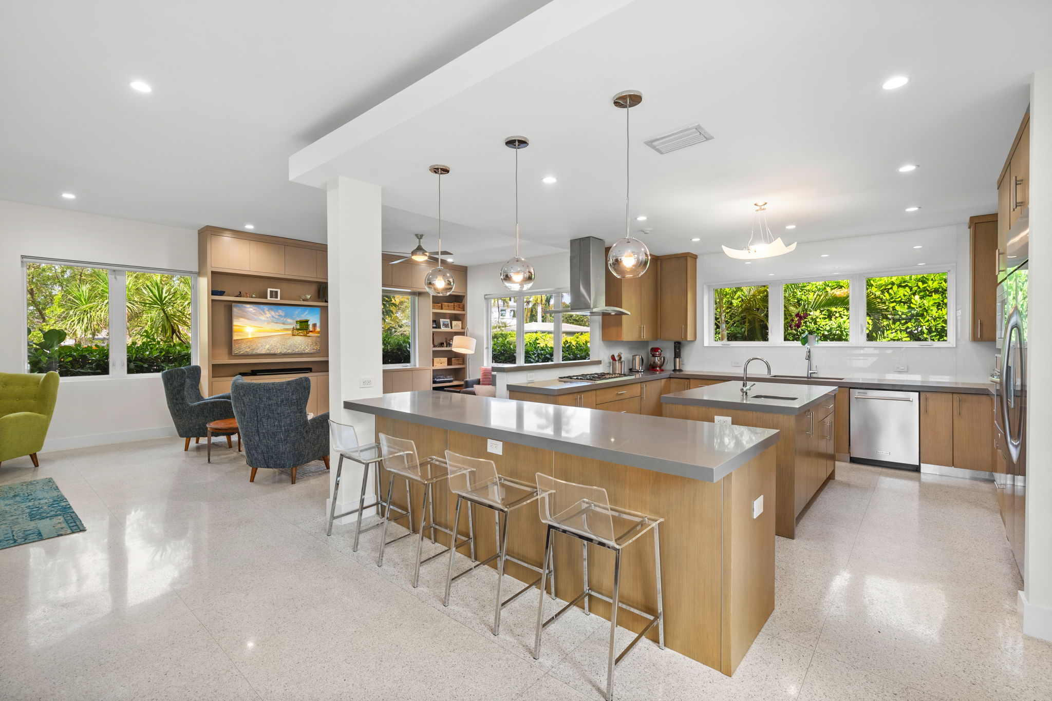 minimalist-living-room-inside-a-mediterranean-villa