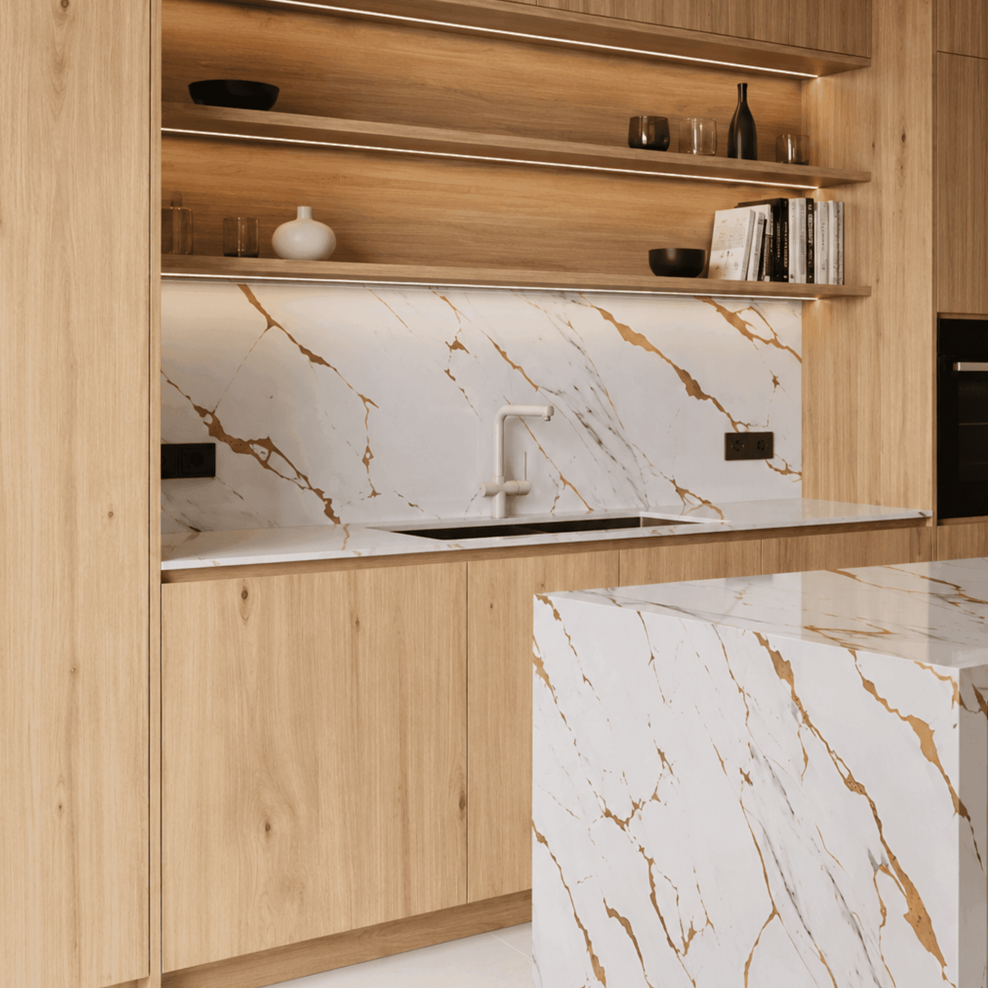 Placa PVC mármol Blanco Dorado instalada en baño lujoso | SRJ Tu Hogar Uruguay