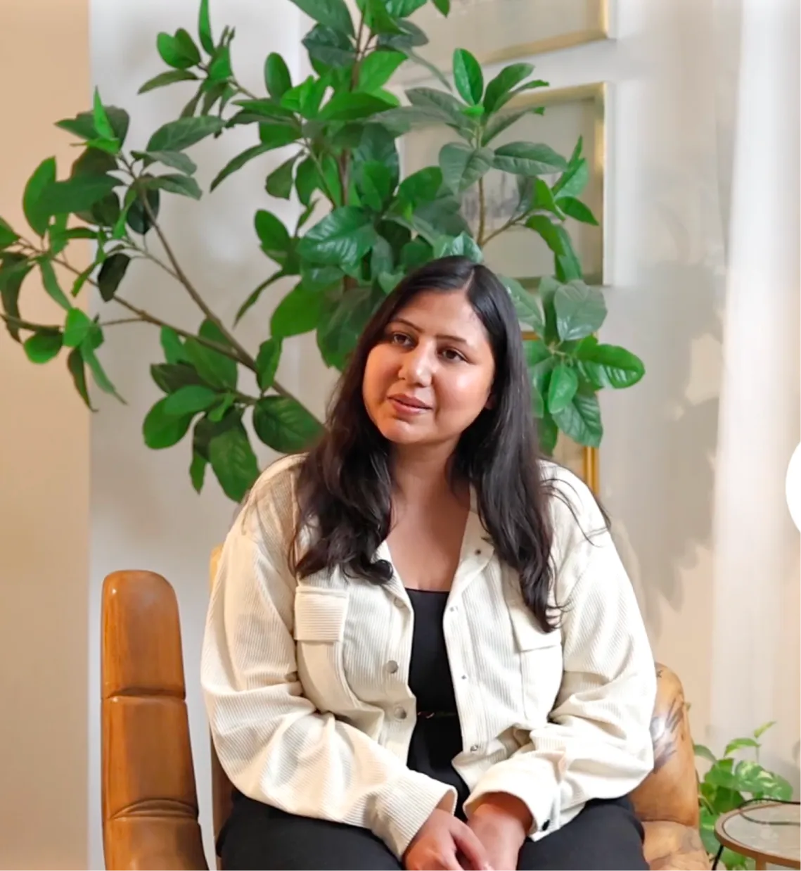 Ritika Kothari (Founder & CEO, Colab Cloud) Reviews SarahAI | A Virtual Assistant for Startups