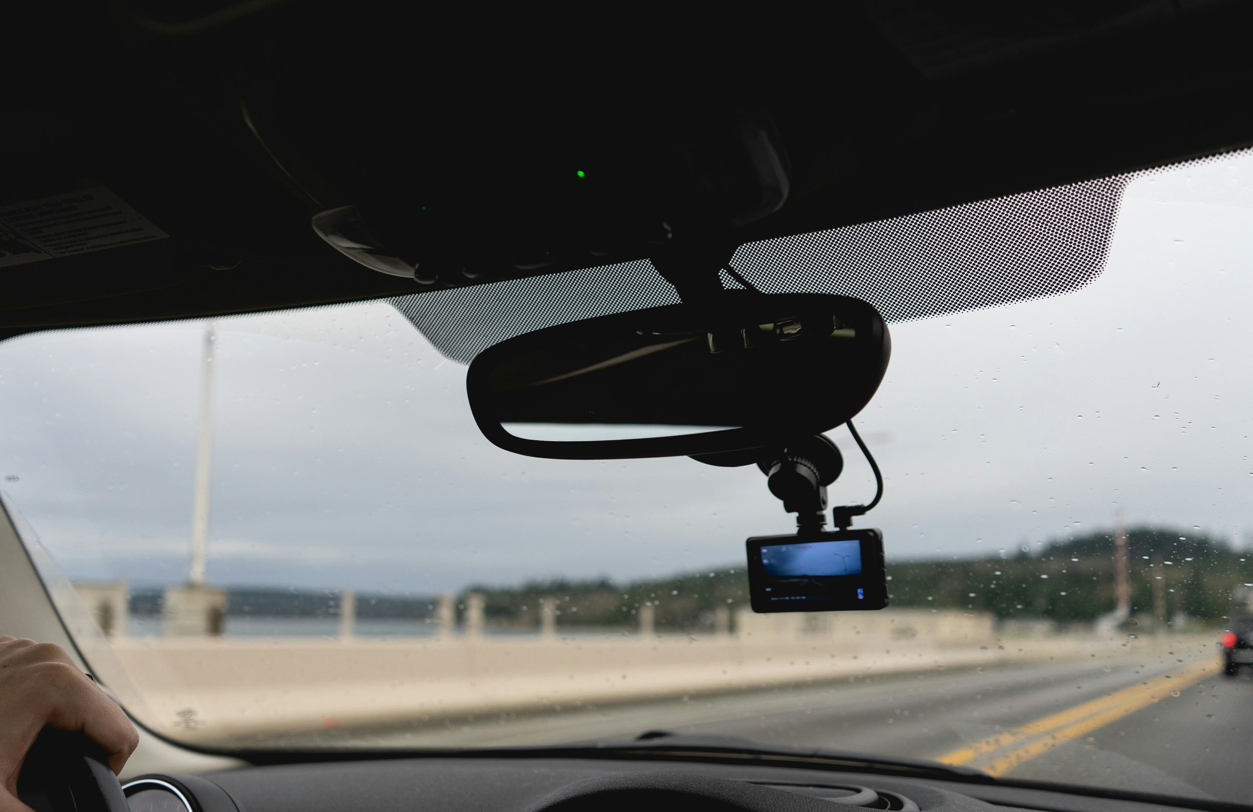 dashcam-mounted-on-windscreen