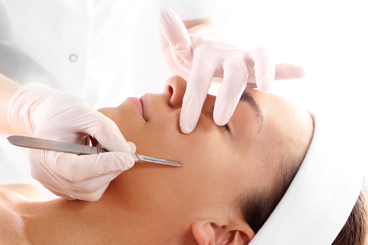 Hydrafacial with Dermaplaning