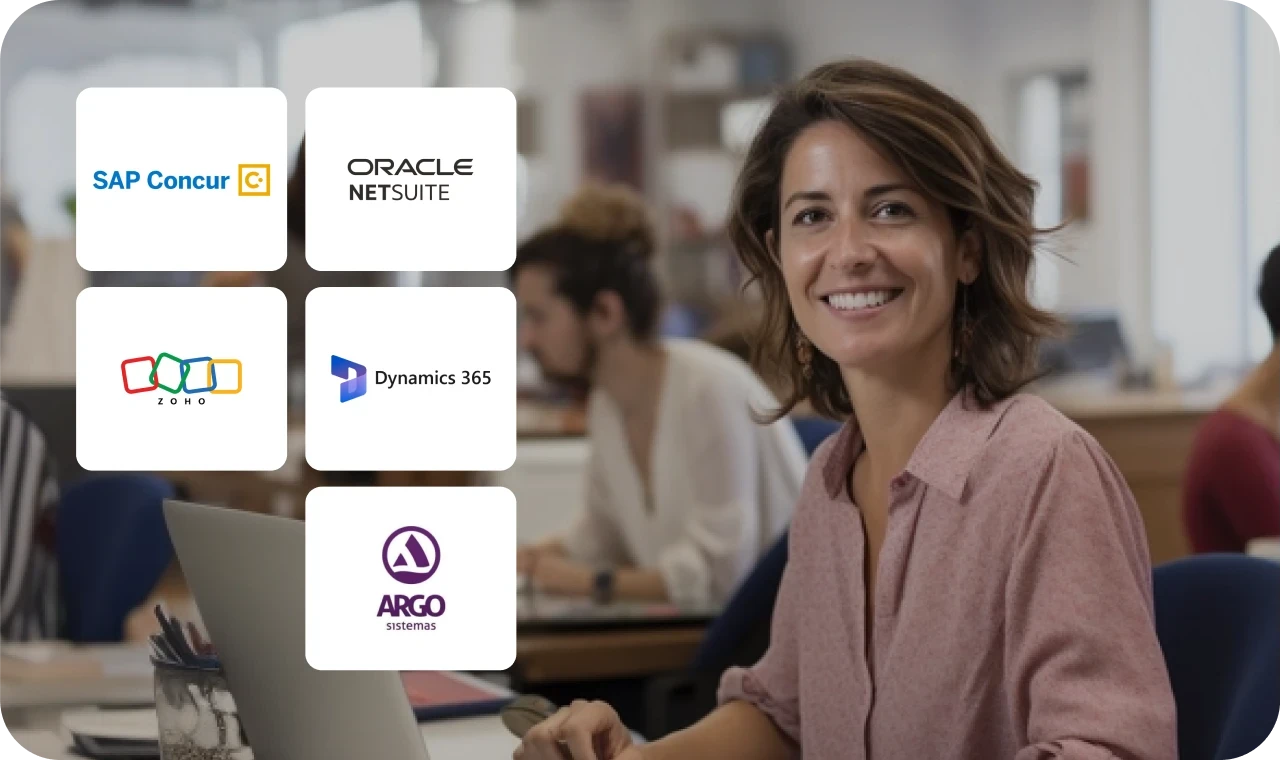 mujer sonriente con integraciones de ERP