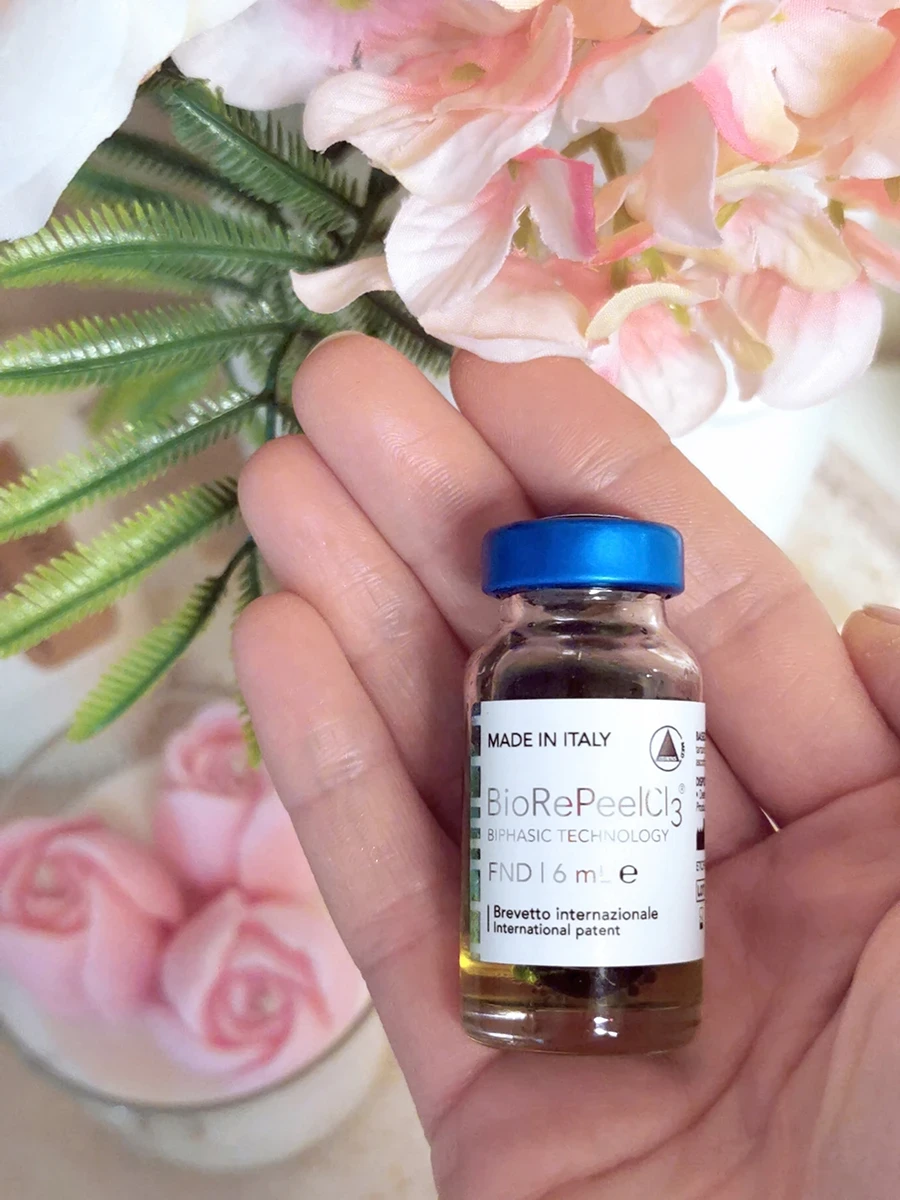 Kosmetoloģijas procedūrās izmantots ādas kopšanas preparāts ampulā