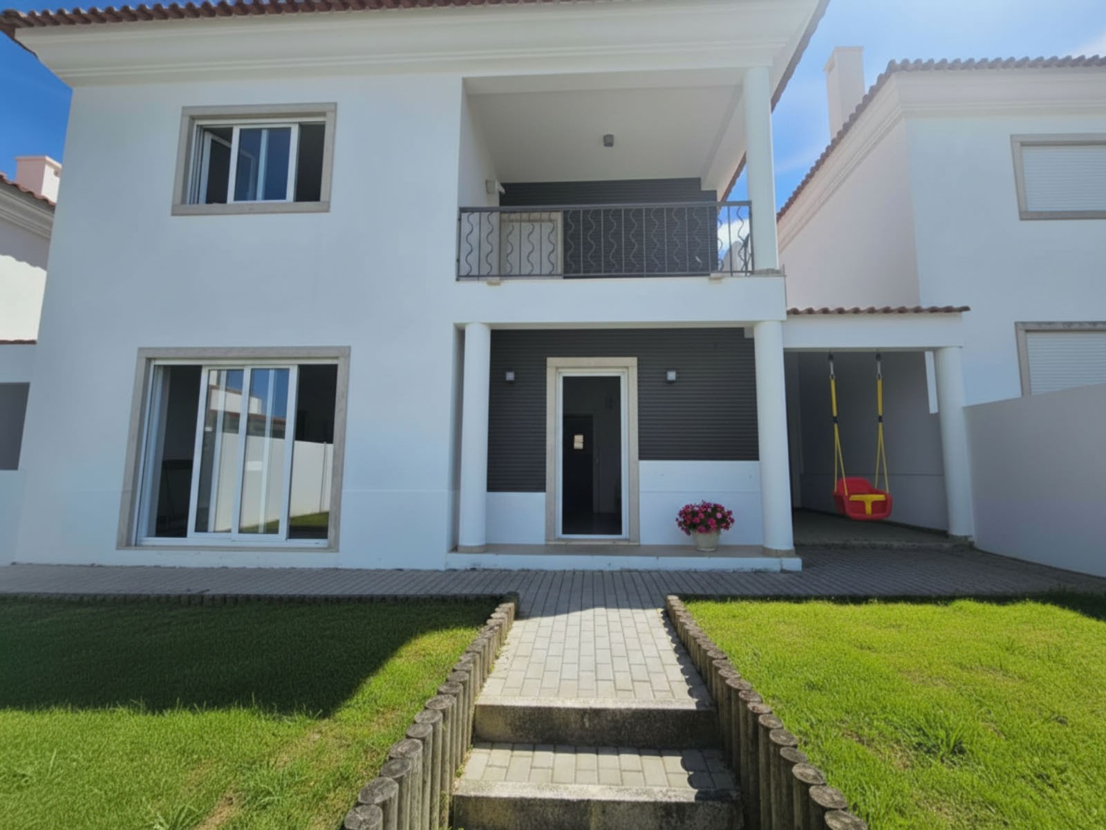 Armazém c/escritorios // Barreiro 