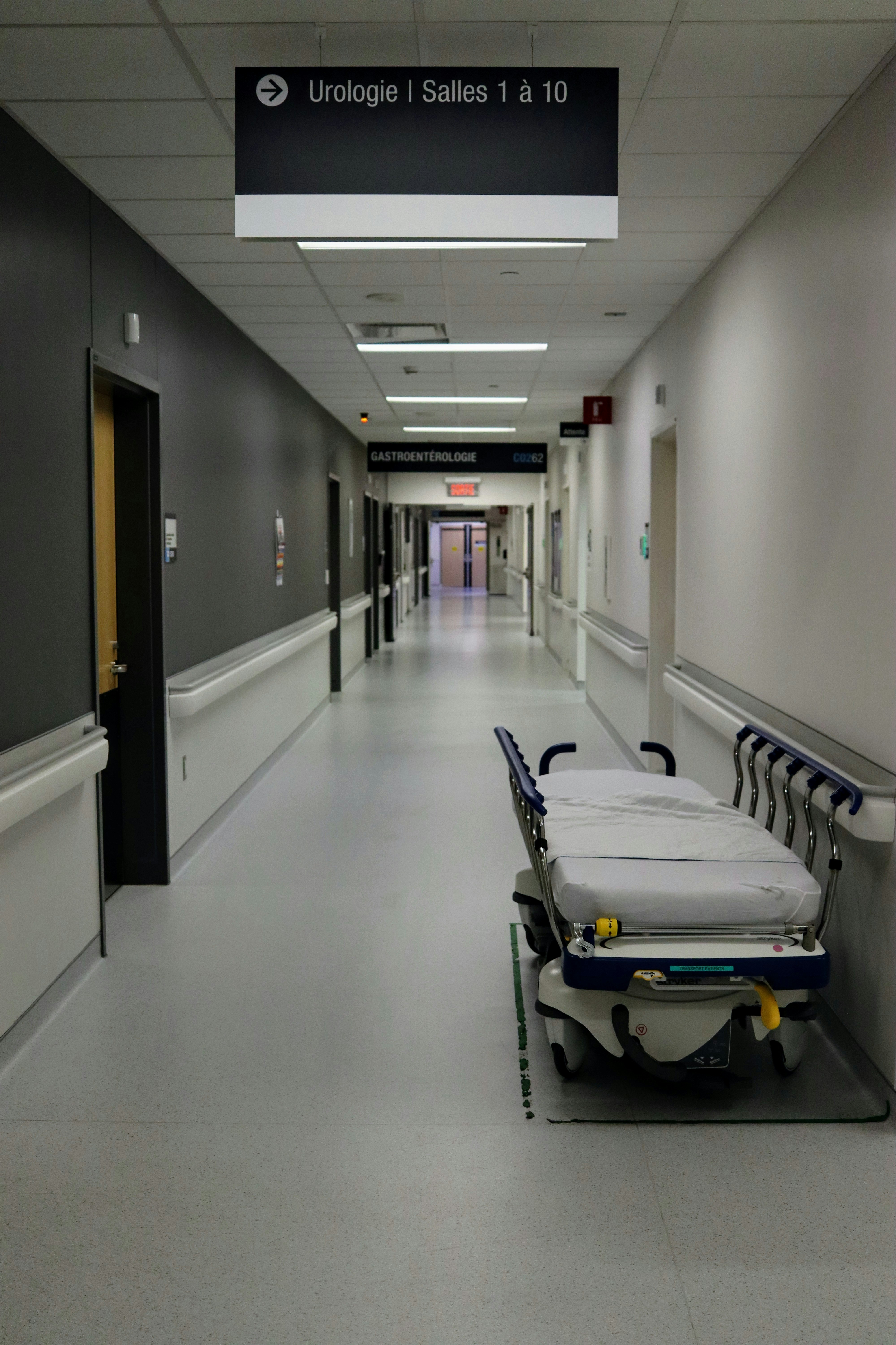 A hygienic and calm healthcare room built with high-performance, sustainable modular materials.