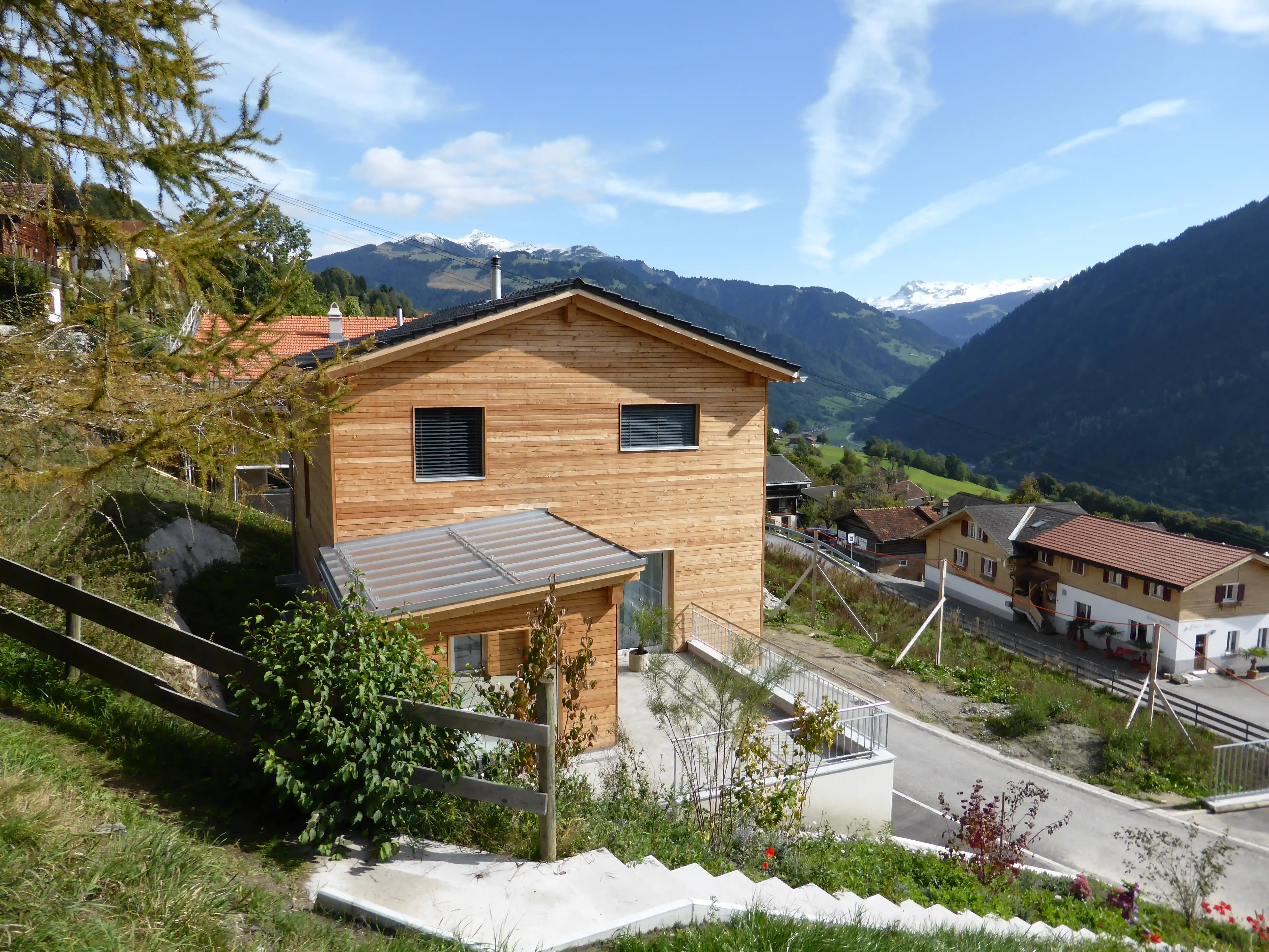 Neubau Einfamilienhaus Fanas mit wunderschöner Lage und Aussicht - Niggli Architektur