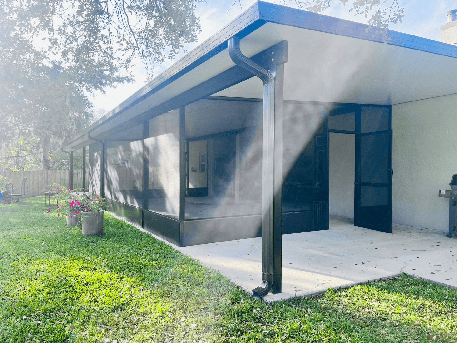 Corner View Screen Enclosure